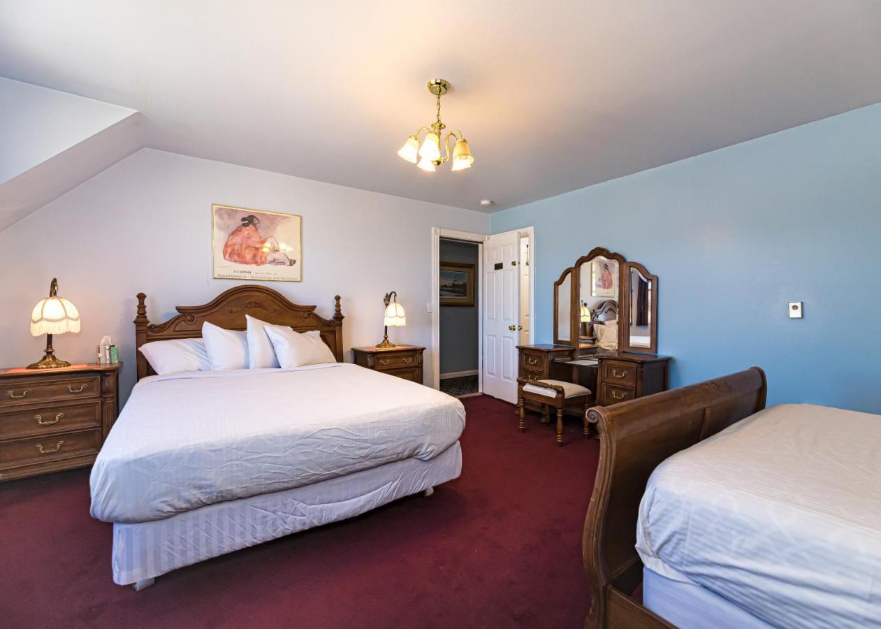 Chateau Hotel